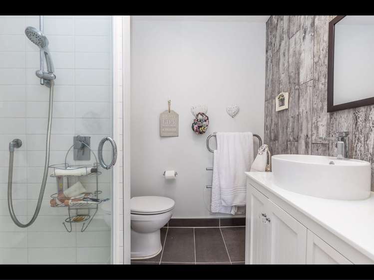 B106/525 East Coast Road Browns Bay_4