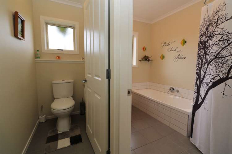 6 Endelave Way Carterton_17