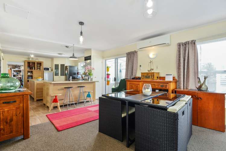 66 Wharf Road Clarks Beach_9