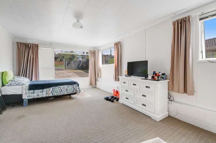 18 &18A Red Beach Road Red Beach_13