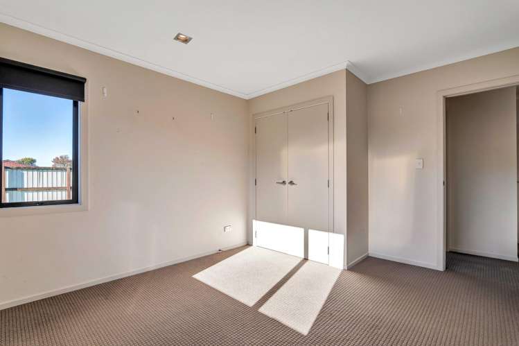 40 Montague Grove Stratford_13