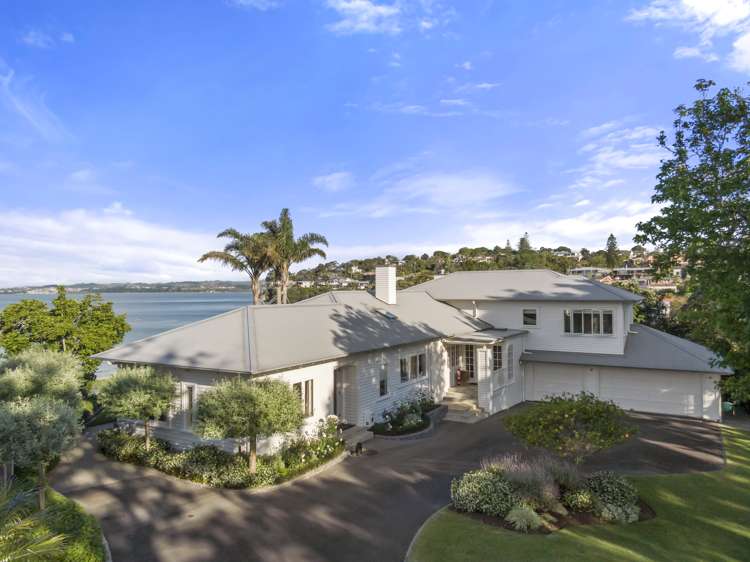 1 Marine Parade Piha_2