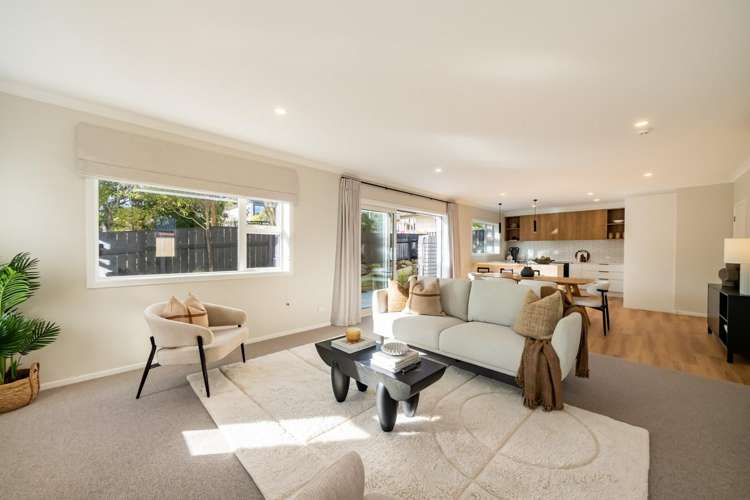 70a Heretaunga Square Silverstream_16