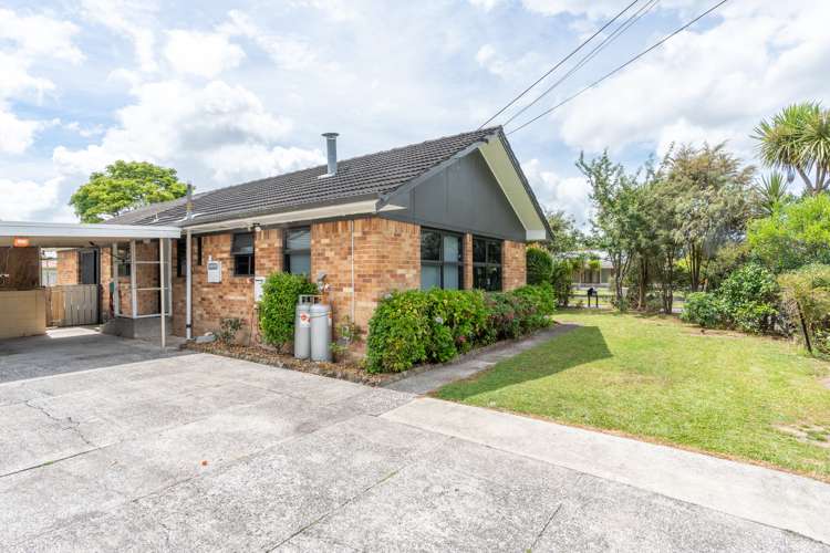 1 Southsea Crescent Silverdale_12