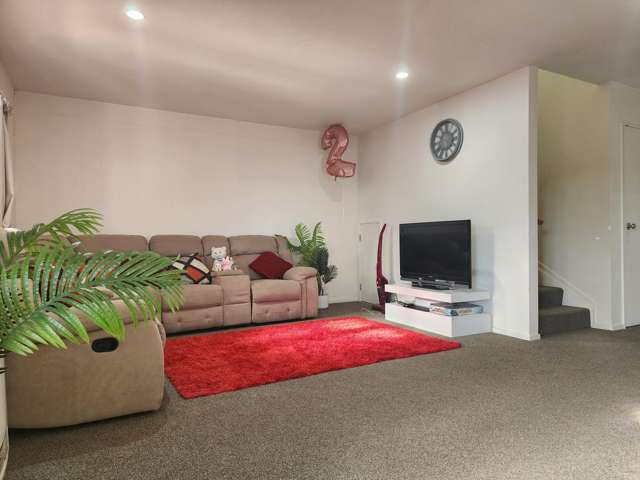 4 BEDS + DOUBLE GARAGE IN OTEHA
