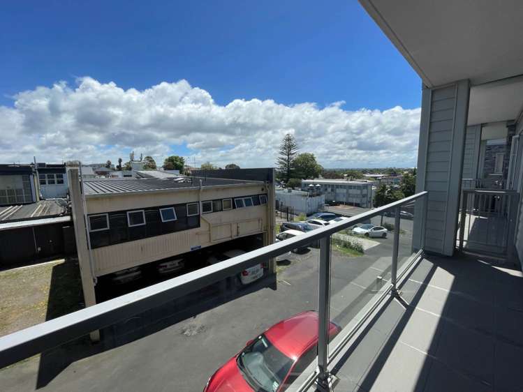 2j/3 Keystone Avenue Mt Roskill_9