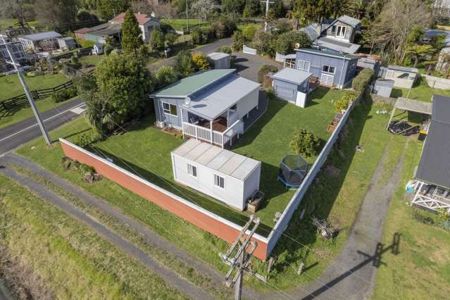 70 Victoria Street Waikino_1