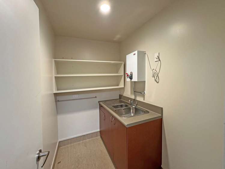 Unit F/22 Torrens Road Burswood_5