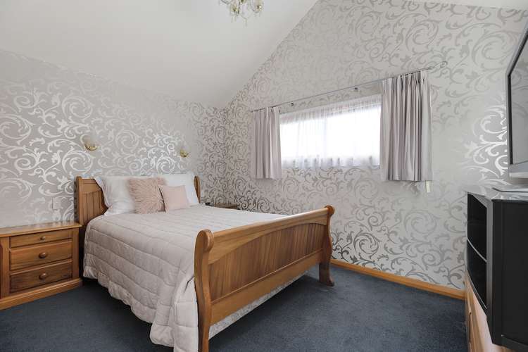 69 Endeavour Street Lyall Bay_6