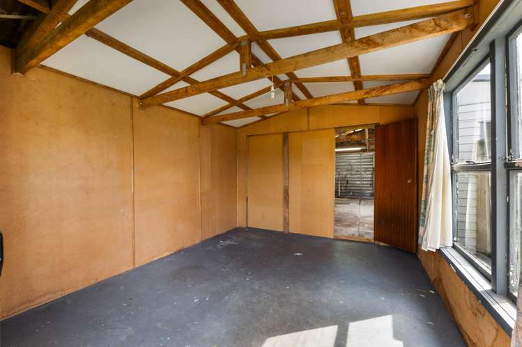 4 Holford Street Westown_25