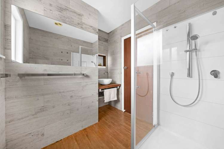 2 La Trobe Street Pakuranga Heights_15