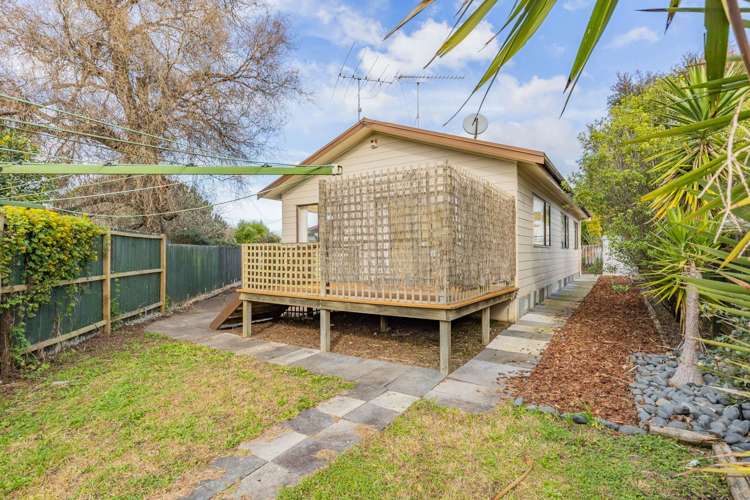 2/12 Eskdale Road Birkdale_3