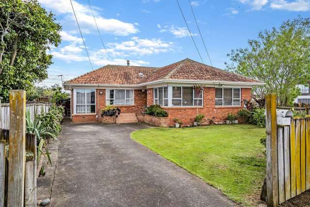 4 bedroom house in heart of Papatoetoe