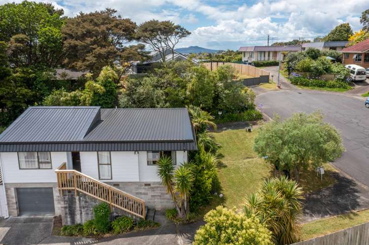 1/4 Tusac Place Totara Vale_15