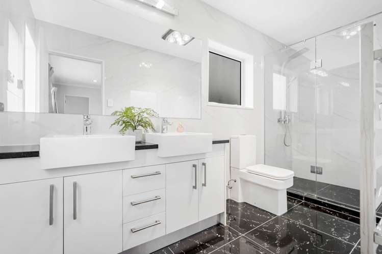 17 Beltany Drive Flat Bush_11