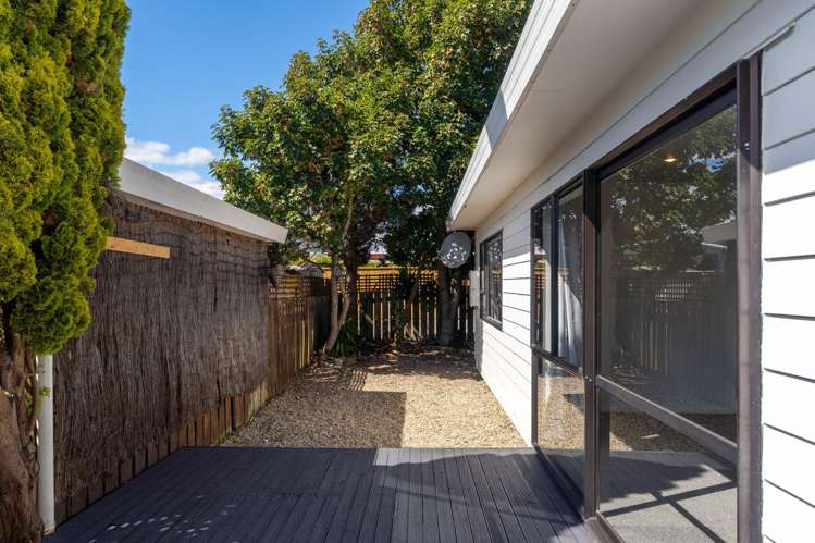 1/42A Songer Street Stoke_11