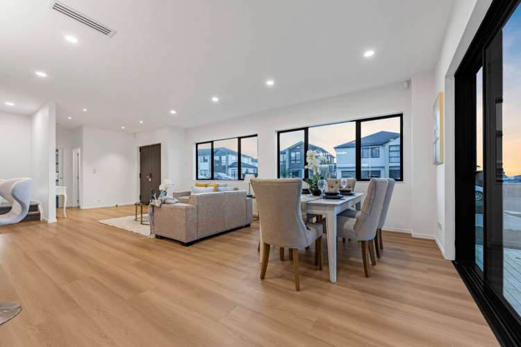 27 Tannaghmore Drive Flat Bush_9