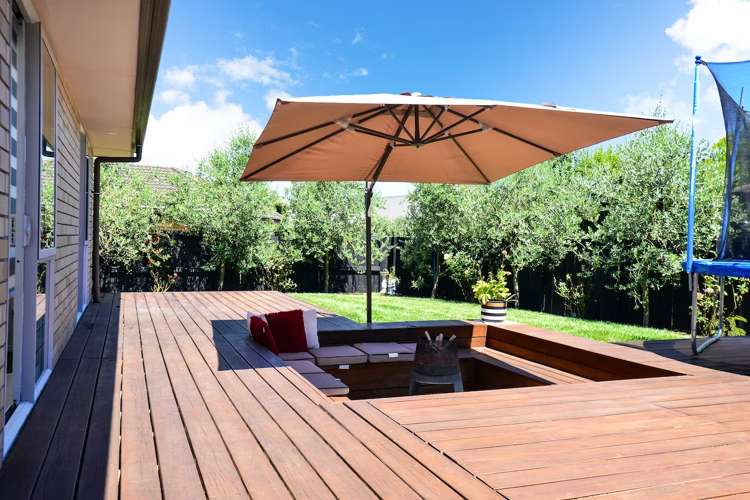 5 Compton Grove Huntington_22