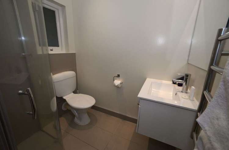 79f Beach Road Akaroa_10