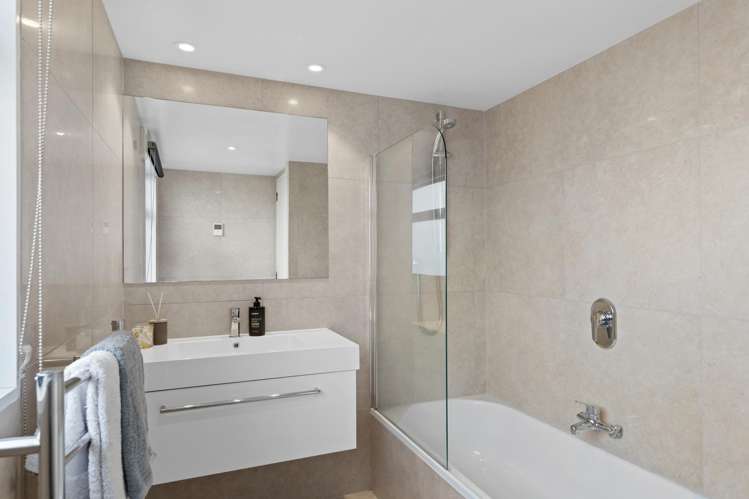 96 Rossall Street Merivale_19