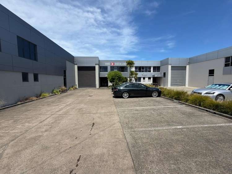 Unit B, 24 Tarndale Grove Albany_1