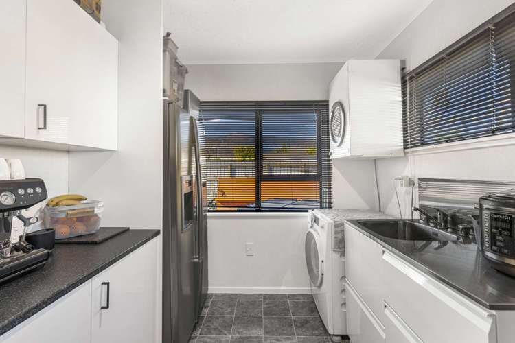 12 Black Street Stoke_22