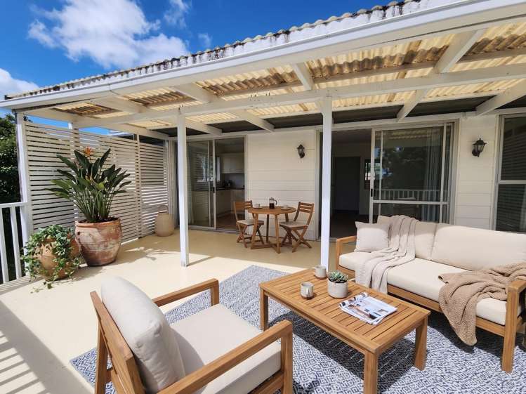 22 Parrs Cross Road 11401_11