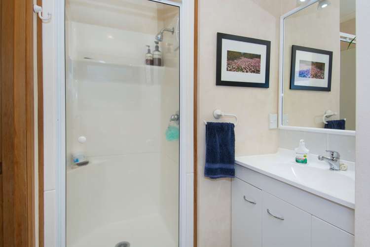 21 Lamia Grove Papamoa_12