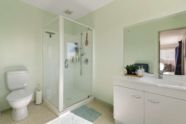 68 Downing Street Crofton Downs_17