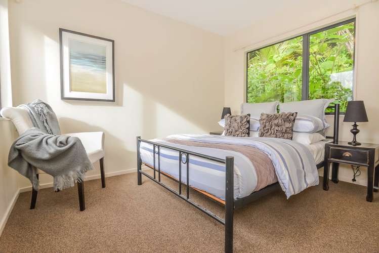 35 Park Road Titirangi_10