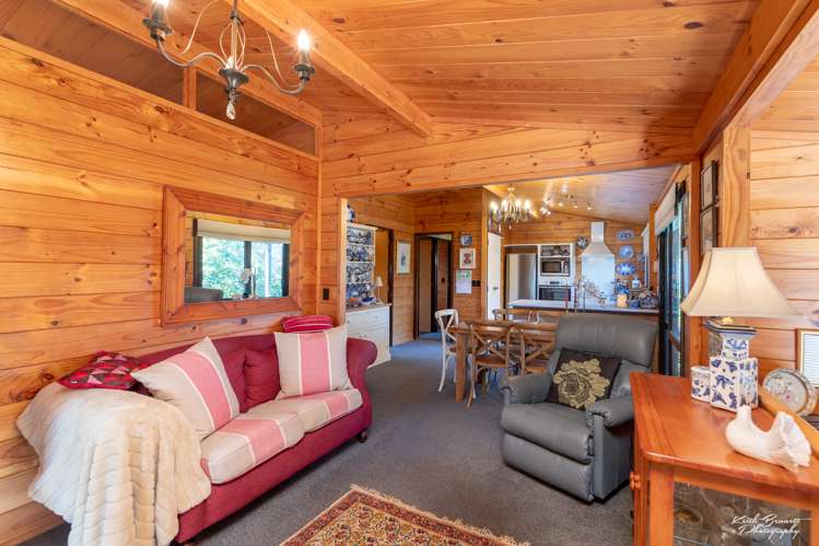 12 Whitechapel Grove Stokes Valley_13