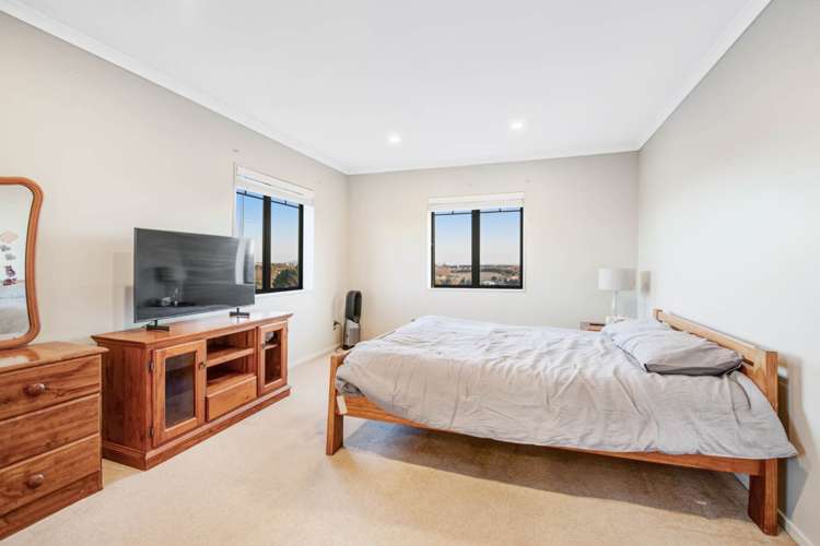 103 Alec Craig Way Gulf Harbour_11