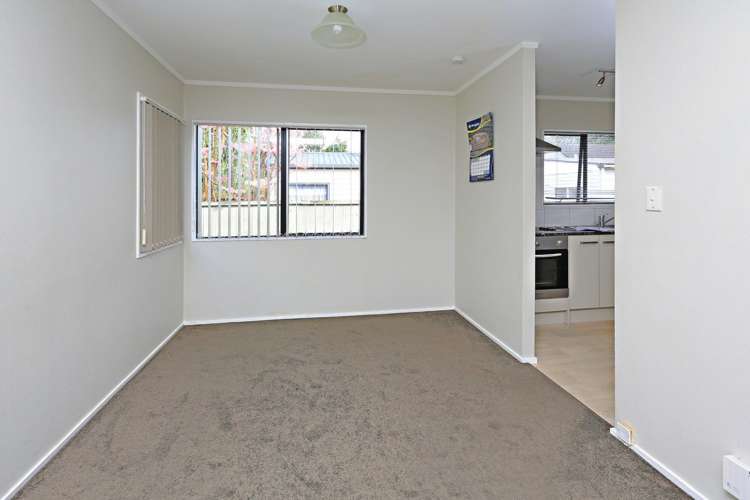 2/39 Sturdee Road Manurewa_8