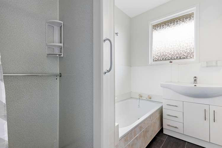 17 Seadown Crescent Amberley_12