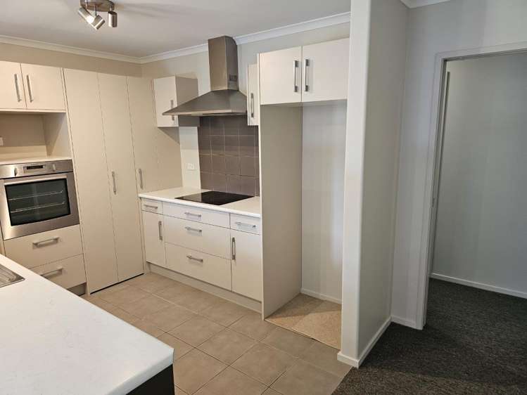 85 St James Drive 2750_5