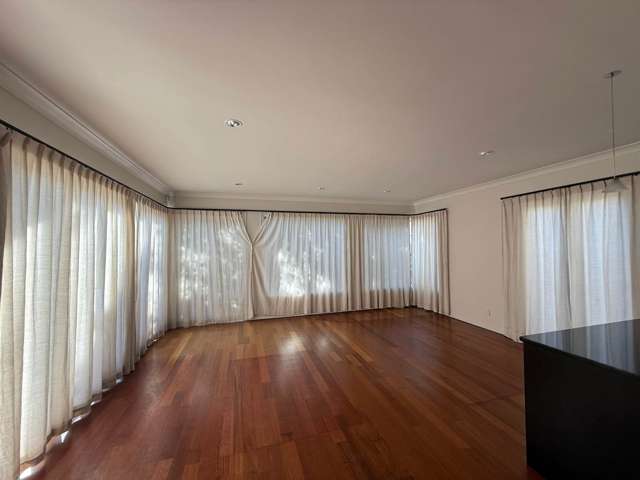 10 Villa Court Eastern Beach_2