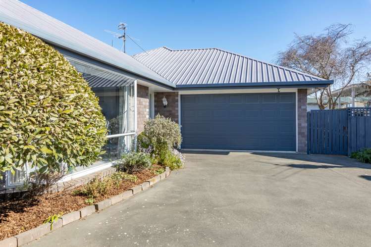 2/28 Canberra Place Redwood_13