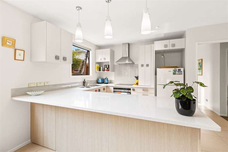 16a Wharf Road Te Atatu Peninsula_11