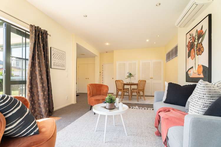 35 Ring Lane Paparangi_7