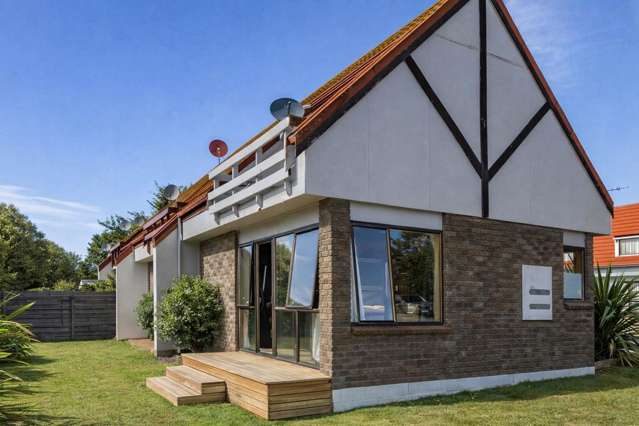 Charming Furnished Chalet with Mountain Views