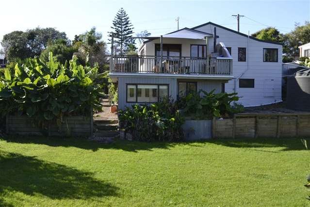 39 Tahatai Road Oneroa_1