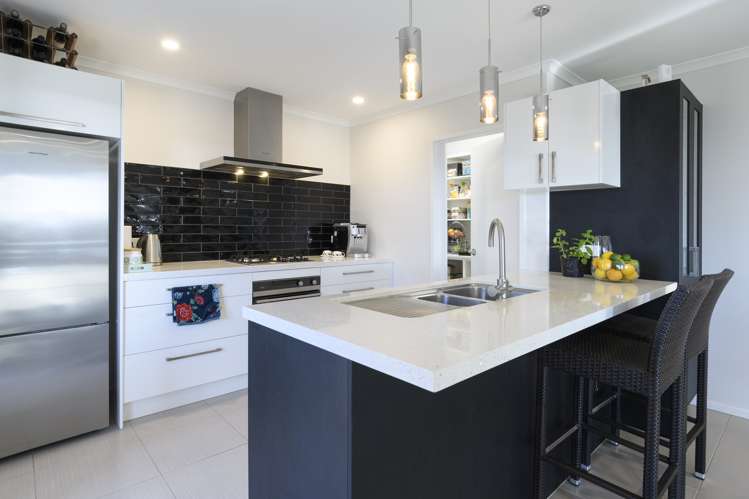 14 Aurora Avenue Welcome Bay_4