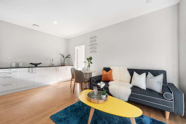 53 Castlebane Drive Flat Bush_16