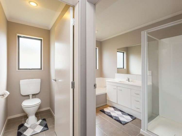 6 Mcewen Crescent Riverstone Terraces_14