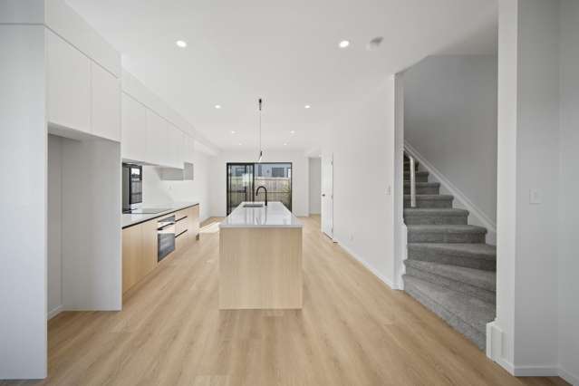 10-12 Clendon Place Manurewa_2