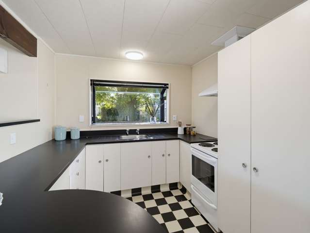 1100A Cunningham Crescent Mayfair_4