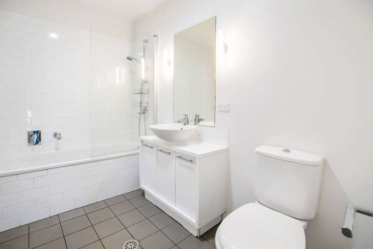 78 Fisher-Point Drive Auckland Central_14