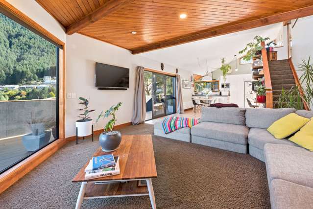 11b Mackinnon Terrace Fernhill/Sunshine Bay_4