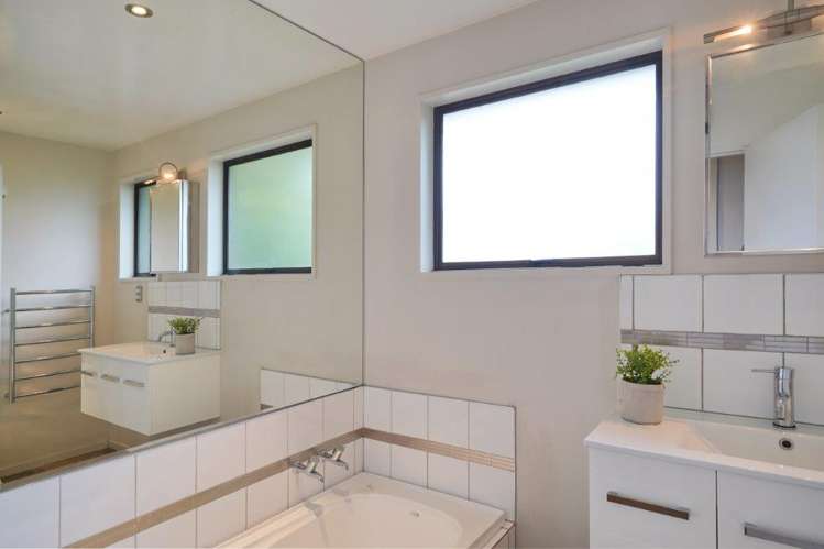 19 Laing Crescent Heathcote Valley_12