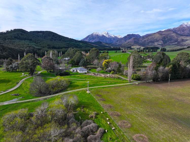 3730 Blackmount Redcliff Road Blackmount_13